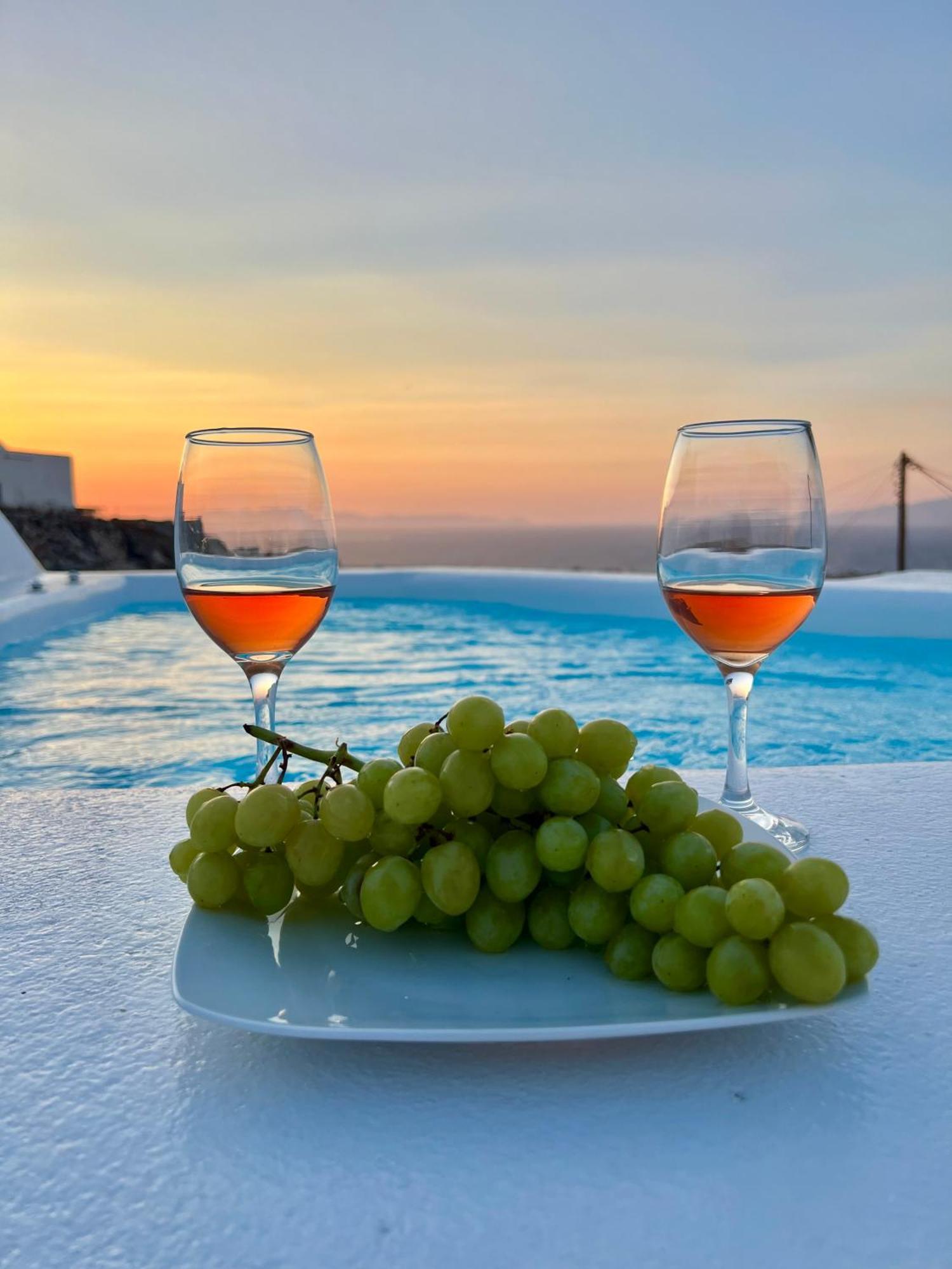 Oinos Luxury Suites Foinikia  Luaran gambar